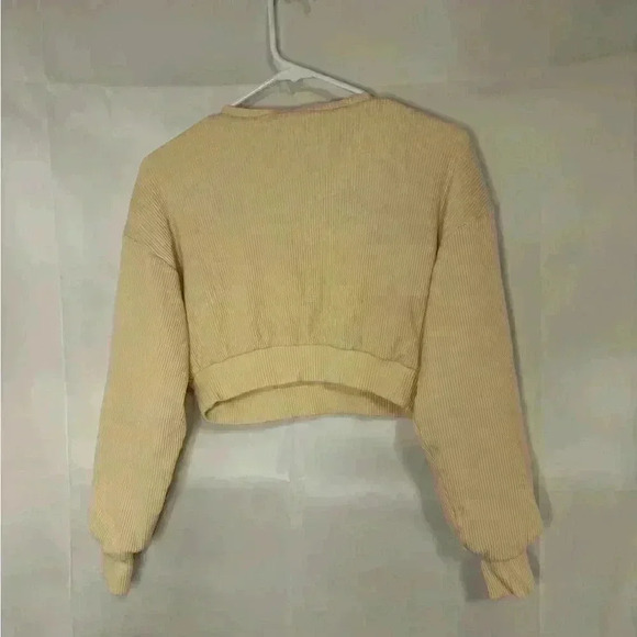 Womens size medium botee brand crop sweatshirt, #I340 - Picture 2 of 4